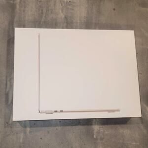 Apple 13.6 inch apple macbook air with apple m2 chip 2022 256GB SSD